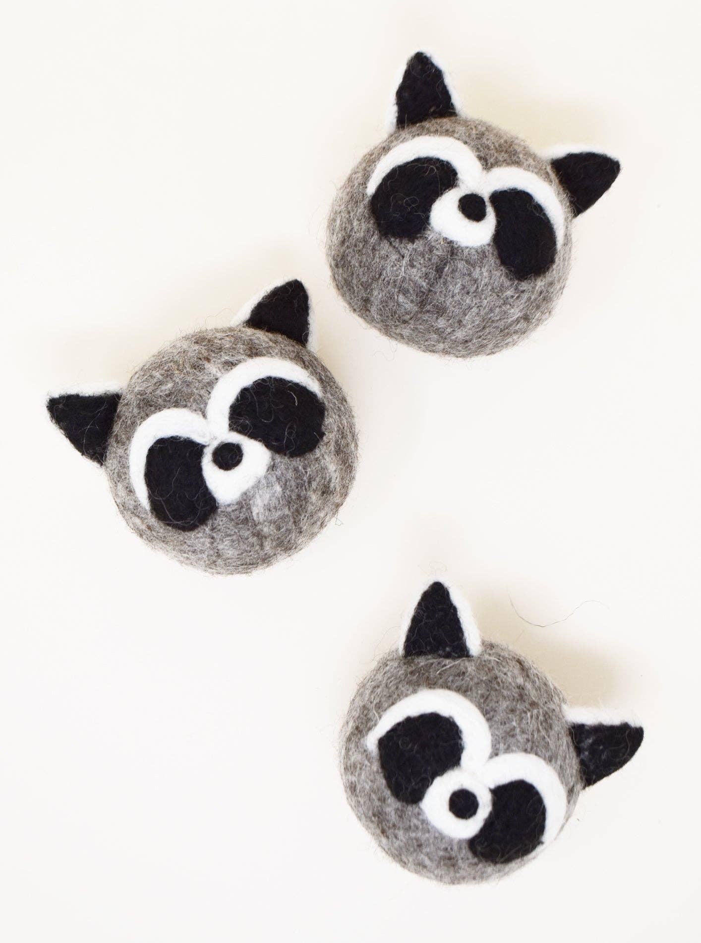RACCOON WOOL BALL