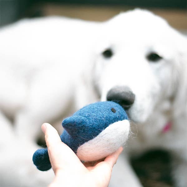 WHALE WOOL TOY