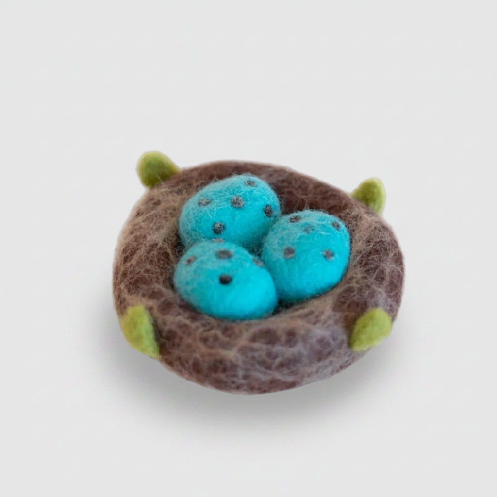 ROBIN'S NEST WOOL TOY