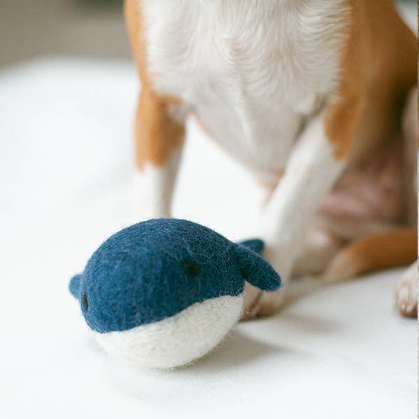 WHALE WOOL TOY