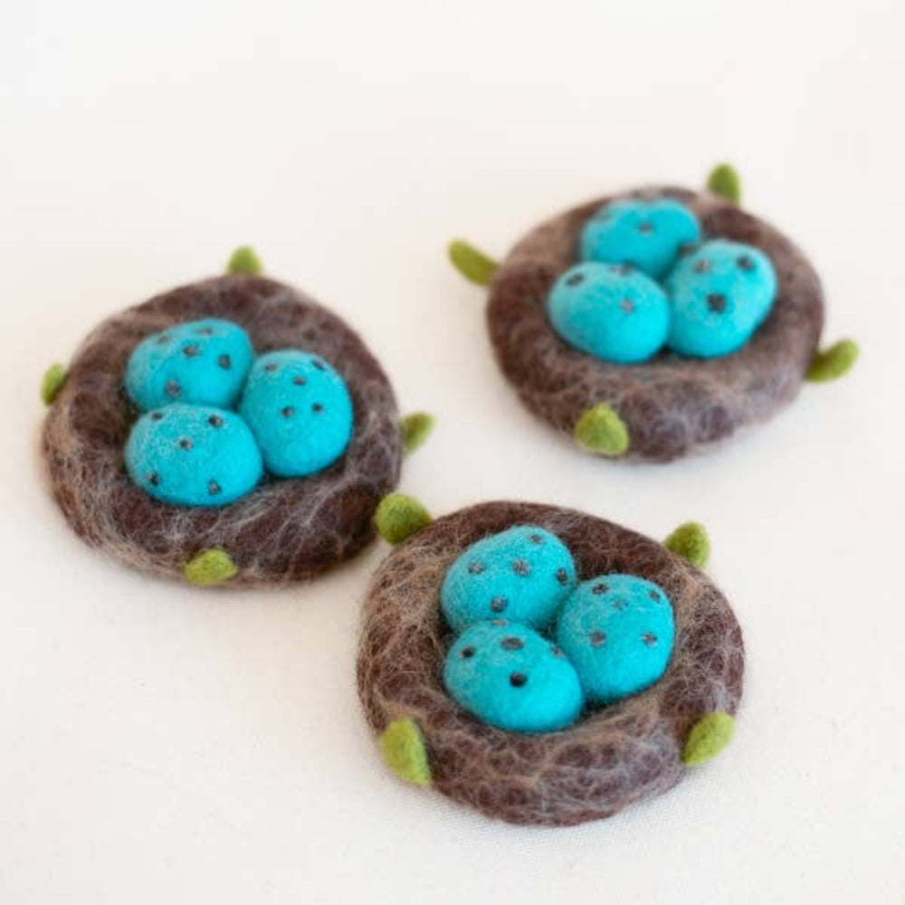 ROBIN'S NEST WOOL TOY