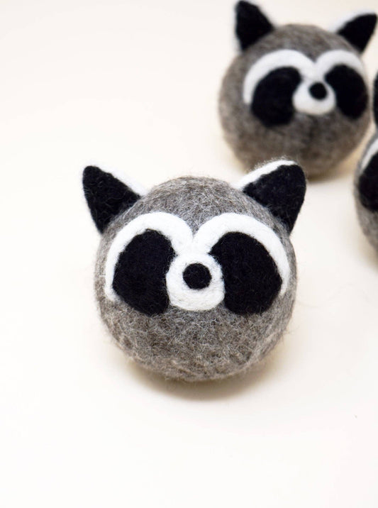 RACCOON WOOL BALL